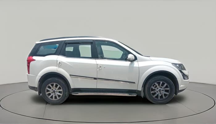 2016 Mahindra XUV500 W10, Diesel, Manual, 1,35,097 km, exterior