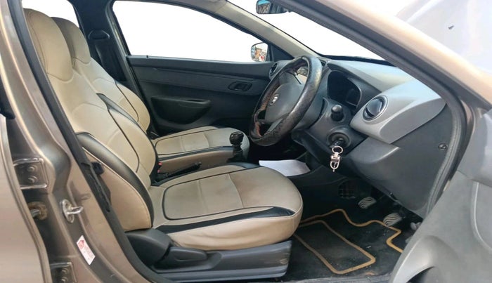 2016 Renault Kwid RXT 1.0, Petrol, Manual, 58,746 km, interior