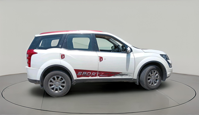 2017 Mahindra XUV500 W10, Diesel, Manual, 1,75,580 km, exterior