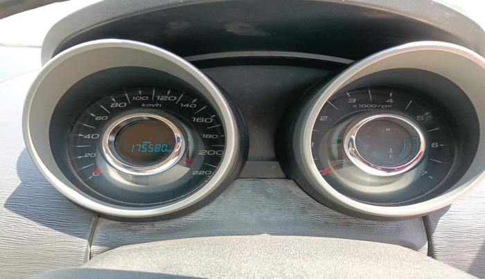 2017 Mahindra XUV500 W10, Diesel, Manual, 1,75,580 km, interior