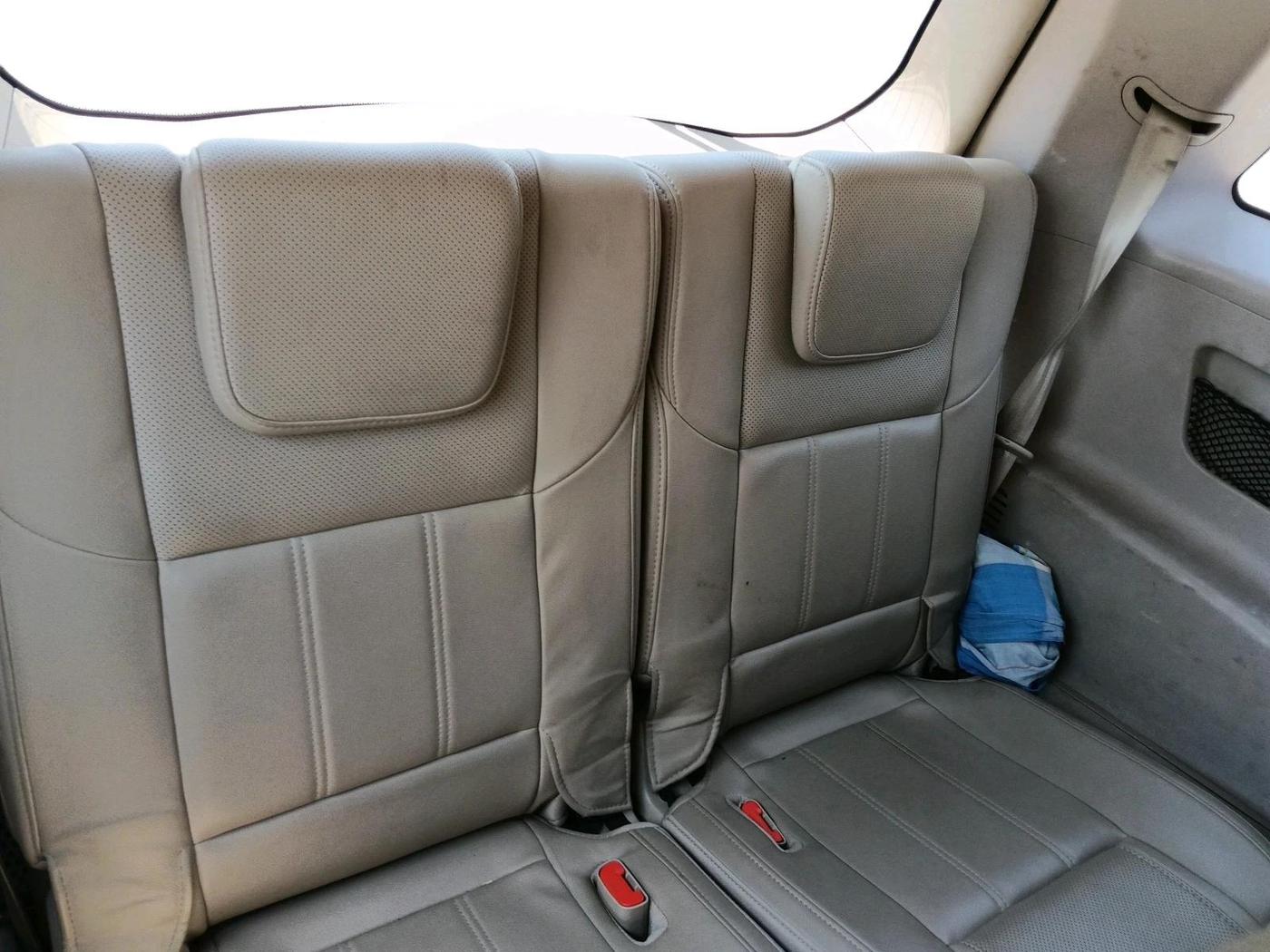 2017 Mahindra XUV500 W10, Diesel, Manual, 1,75,580 km, interior