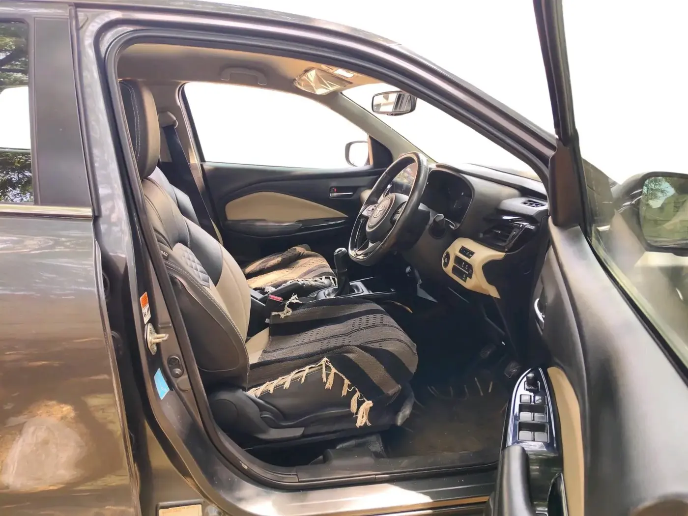 2022 Toyota Glanza V, Petrol, Manual, 52,963 km, interior