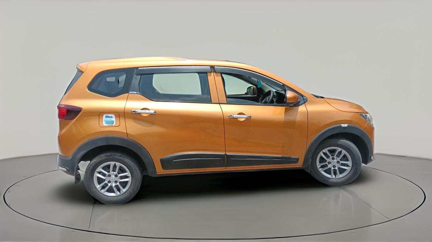 2020 Renault TRIBER RXL MT, Petrol, Manual, 1,15,673 km, exterior