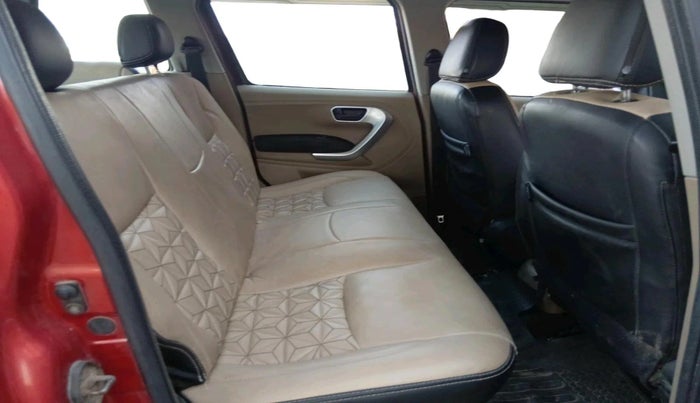 2018 Mahindra TUV300 T10, Diesel, Manual, 1,27,663 km, interior