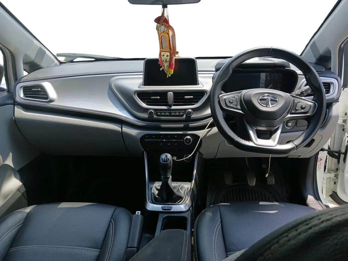 2020 Tata ALTROZ XZ PETROL, Petrol, Manual, 39,121 km, interior