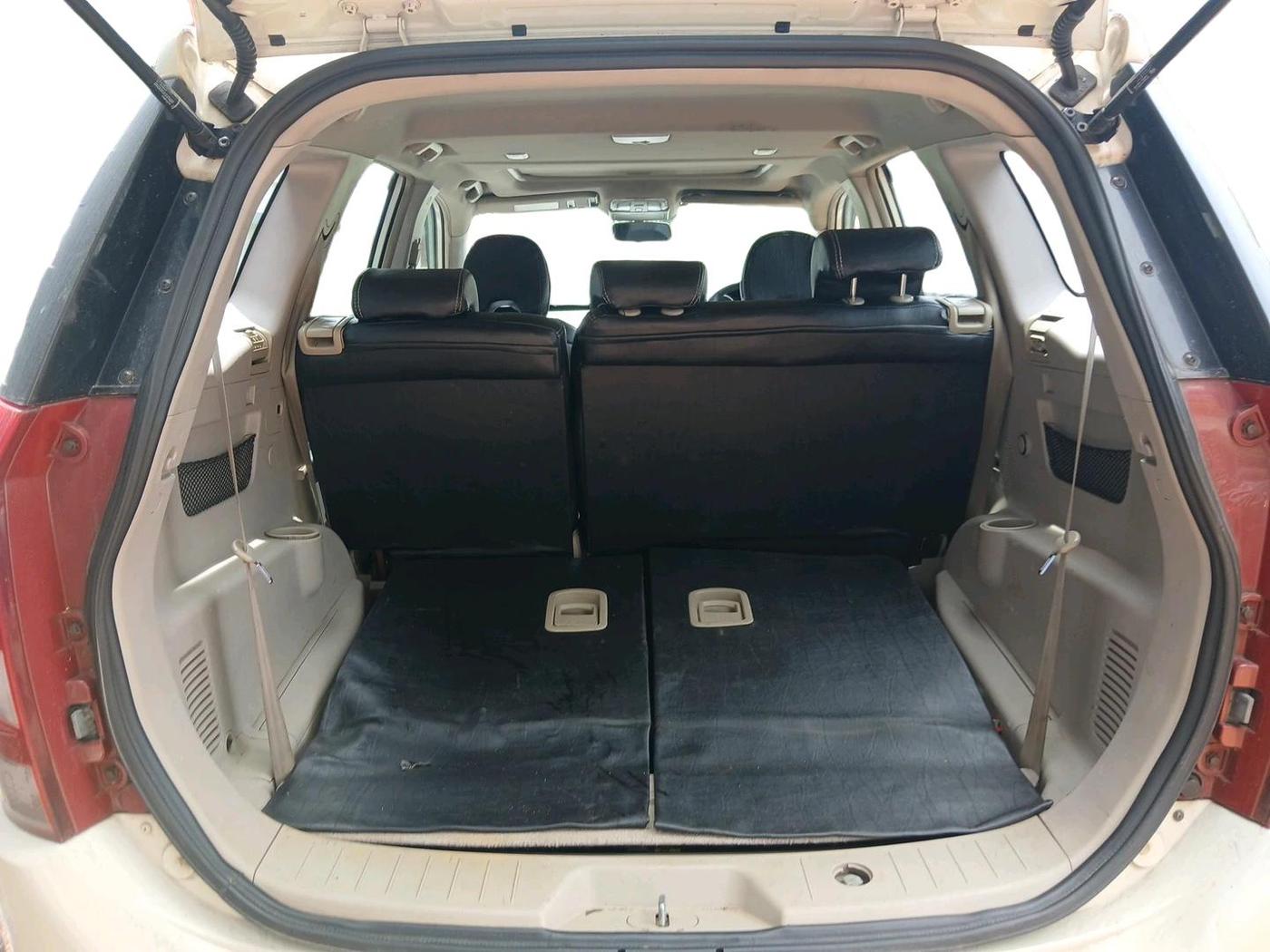 2017 Mahindra XUV500 W9, Diesel, Manual, 1,79,541 km, exterior