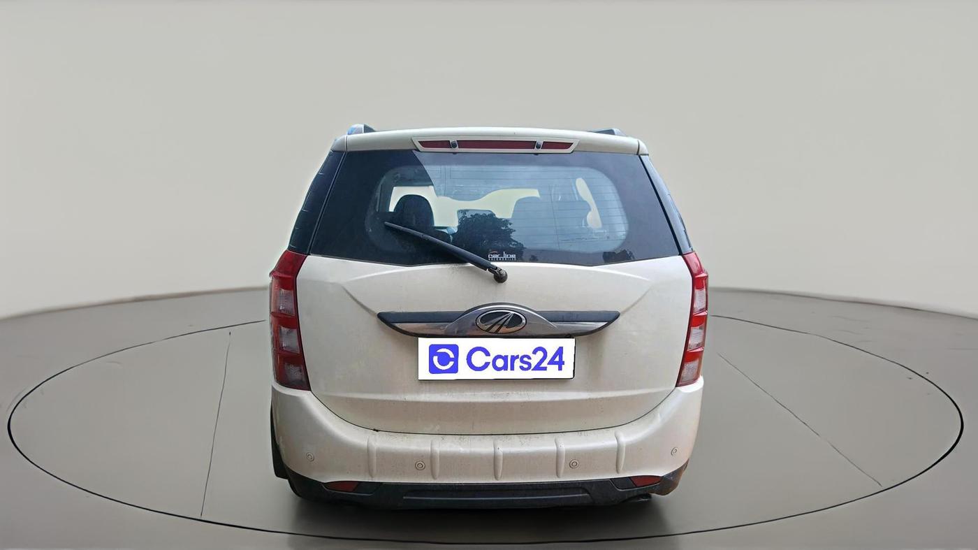 2017 Mahindra XUV500 W9, Diesel, Manual, 1,79,541 km, exterior