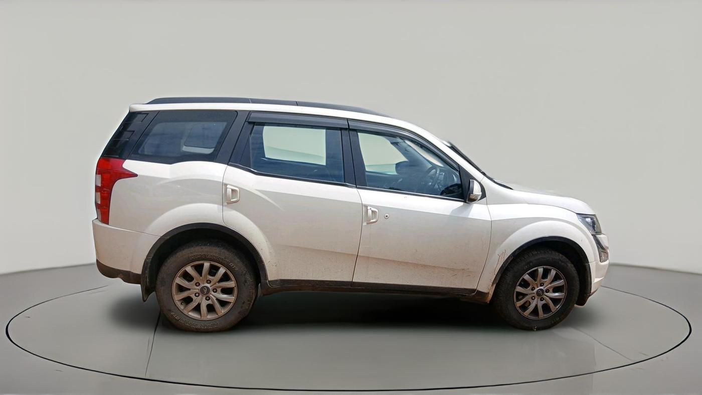 2017 Mahindra XUV500 W9, Diesel, Manual, 1,79,541 km, exterior