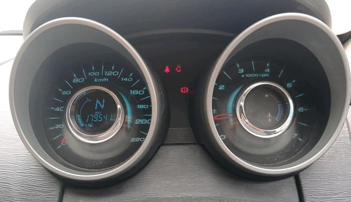2017 Mahindra XUV500 W9, Diesel, Manual, 1,79,541 km, interior