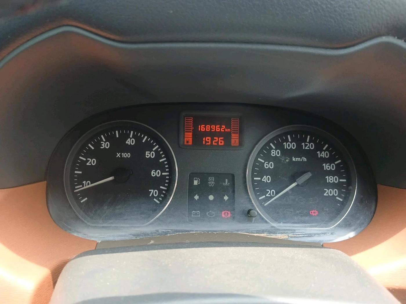 2014 Nissan Terrano XL O (D), Diesel, Manual, 1,68,962 km, interior