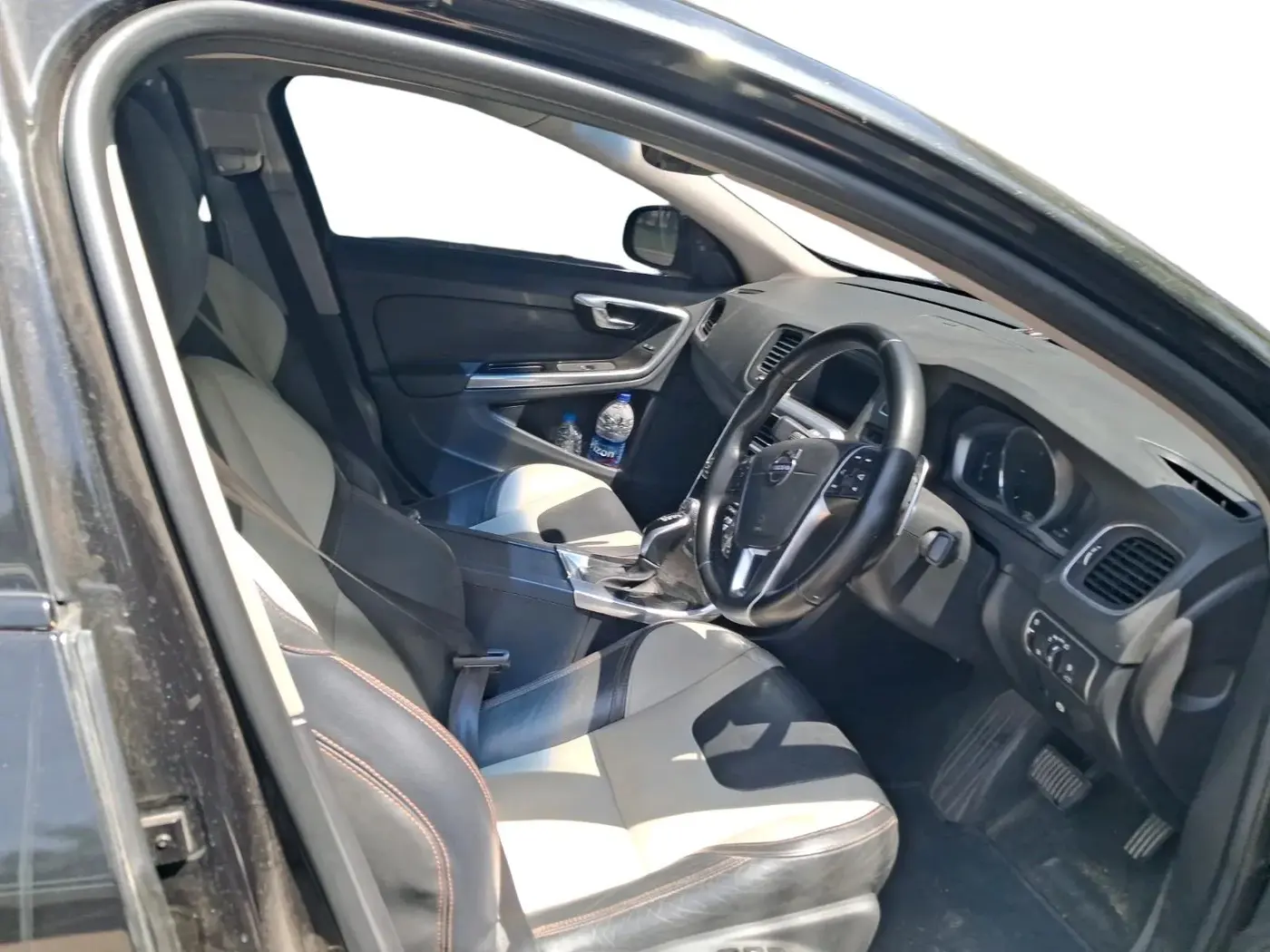2017 Volvo S60 CROSS COUNTRY INSCRIPTION, Diesel, Automatic, 57,974 km, interior