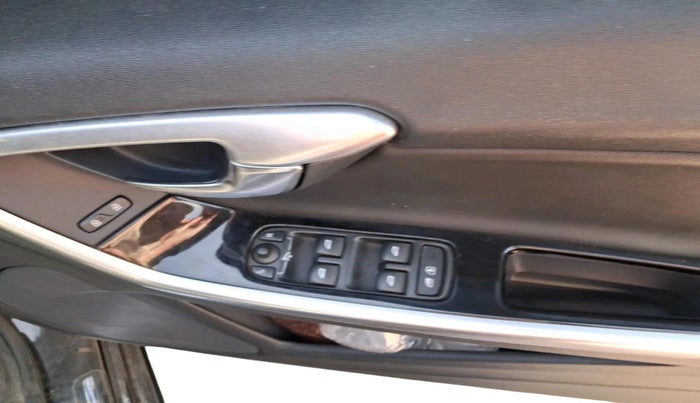 2017 Volvo S60 CROSS COUNTRY INSCRIPTION, Diesel, Automatic, 57,974 km, interior