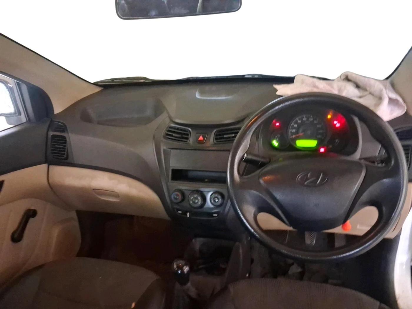 2013 Hyundai Eon D-LITE, Petrol, Manual, 90,651 km, interior