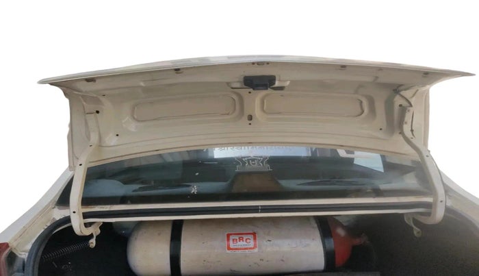 2011 Mahindra Verito 1.4 G4 BS-III, CNG, Manual, 1,00,009 km, exterior