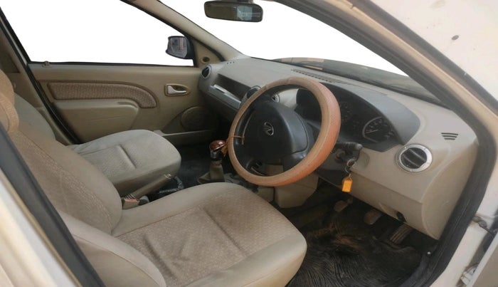 2011 Mahindra Verito 1.4 G4 BS-III, CNG, Manual, 1,00,009 km, interior