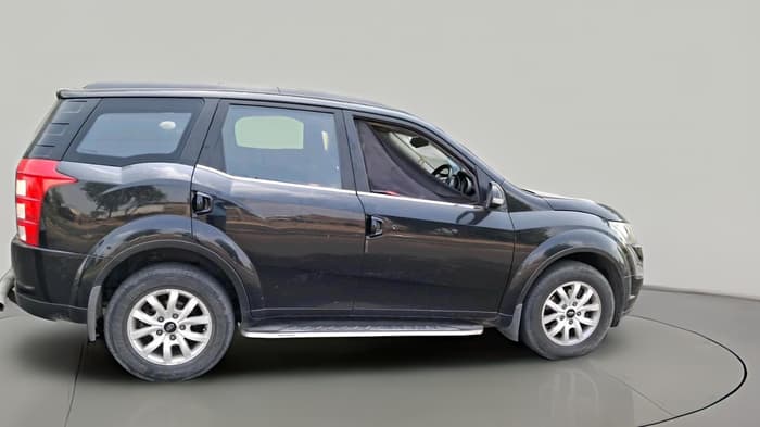 2017 Mahindra XUV500 W10, Diesel, Manual, 83,141 km, exterior