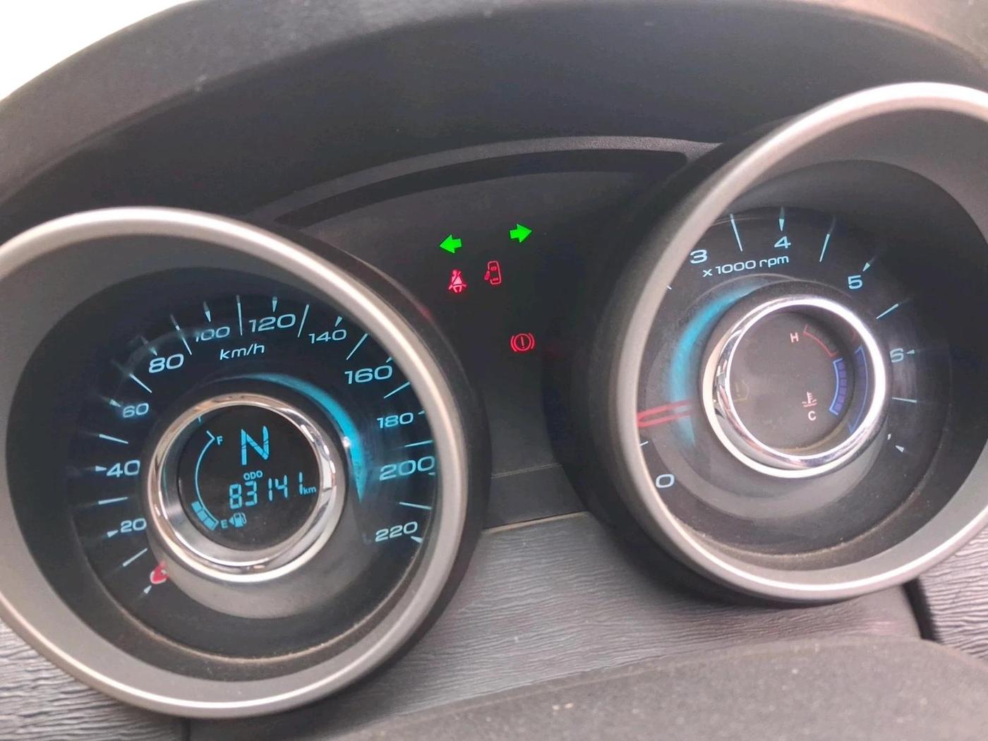 2017 Mahindra XUV500 W10, Diesel, Manual, 83,141 km, interior