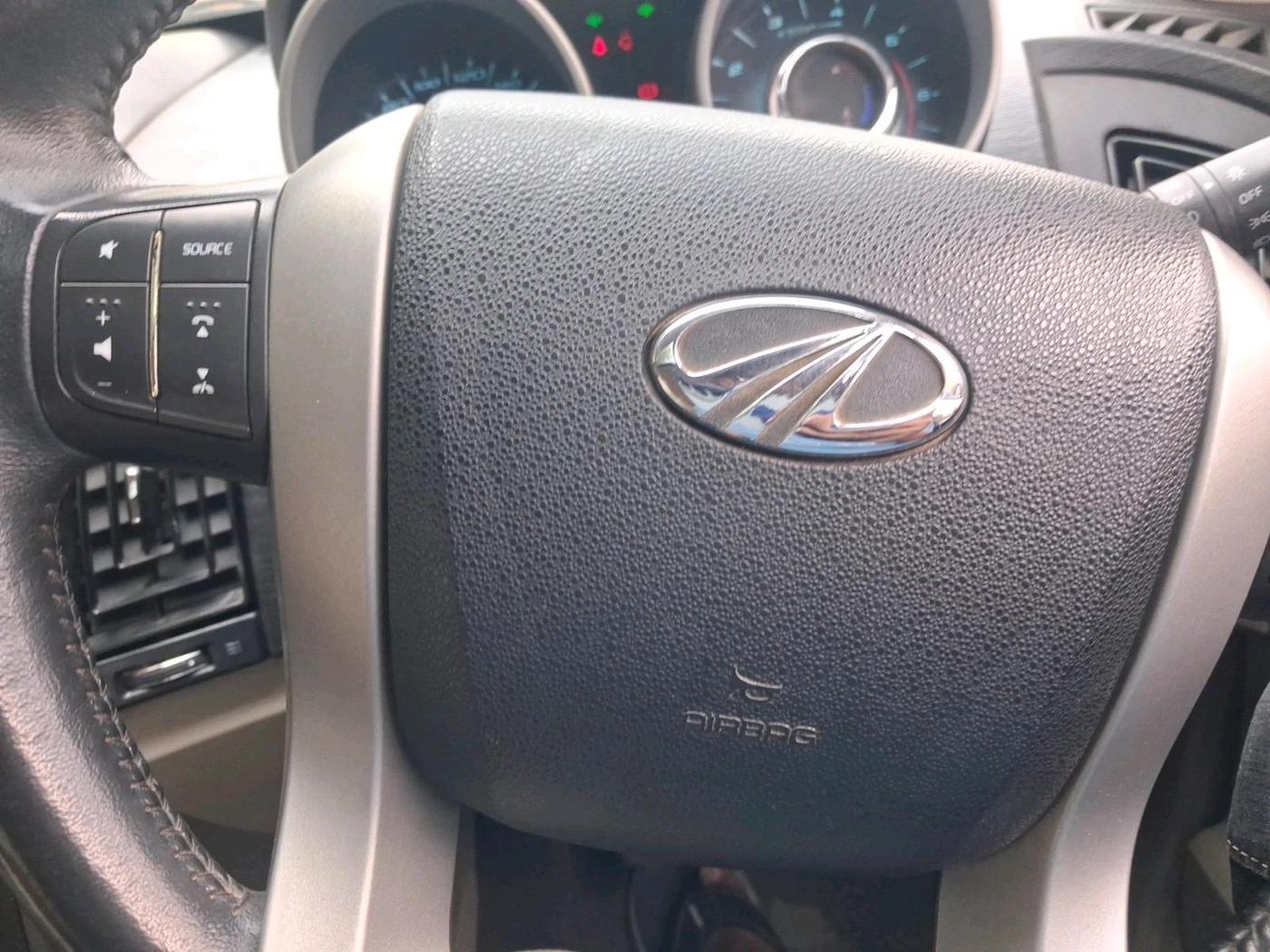 2017 Mahindra XUV500 W10, Diesel, Manual, 83,141 km, interior