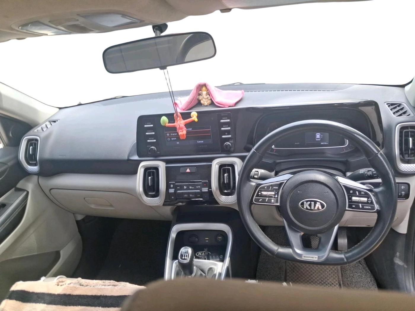 2020 KIA SONET HTX 1.0 IMT, Petrol, Manual, 98,558 km, interior