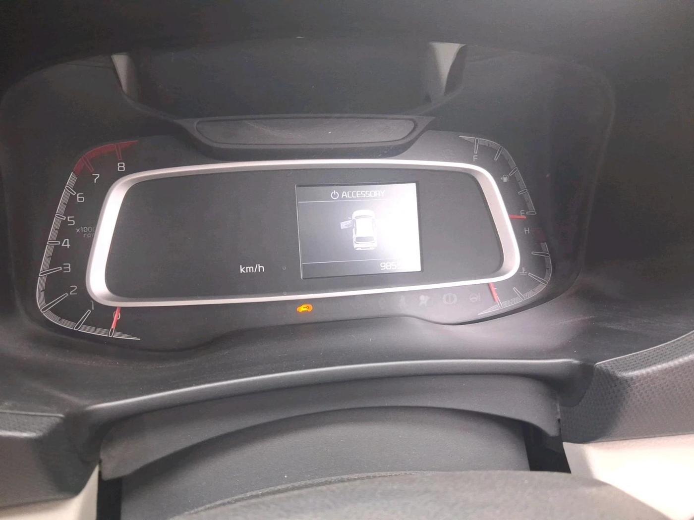 2020 KIA SONET HTX 1.0 IMT, Petrol, Manual, 98,558 km, interior