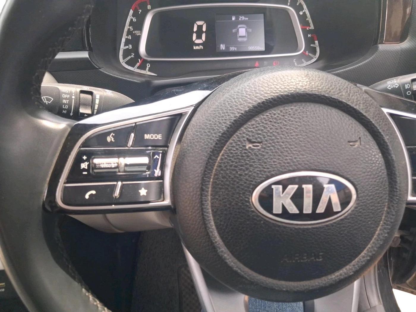 2020 KIA SONET HTX 1.0 IMT, Petrol, Manual, 98,558 km, interior