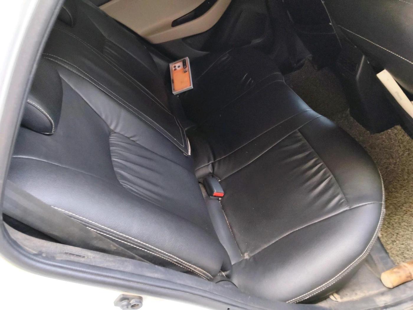2020 Hyundai Elite i20 ASTA 1.2 (O), Petrol, Manual, 1,39,899 km, interior