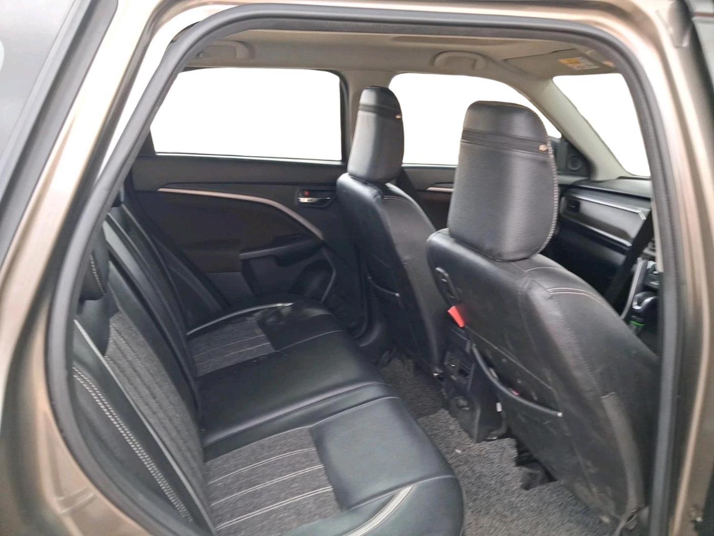 2023 Maruti BREZZA ZXI AT SMART HYBRID, Petrol, Automatic, 47,301 km, interior