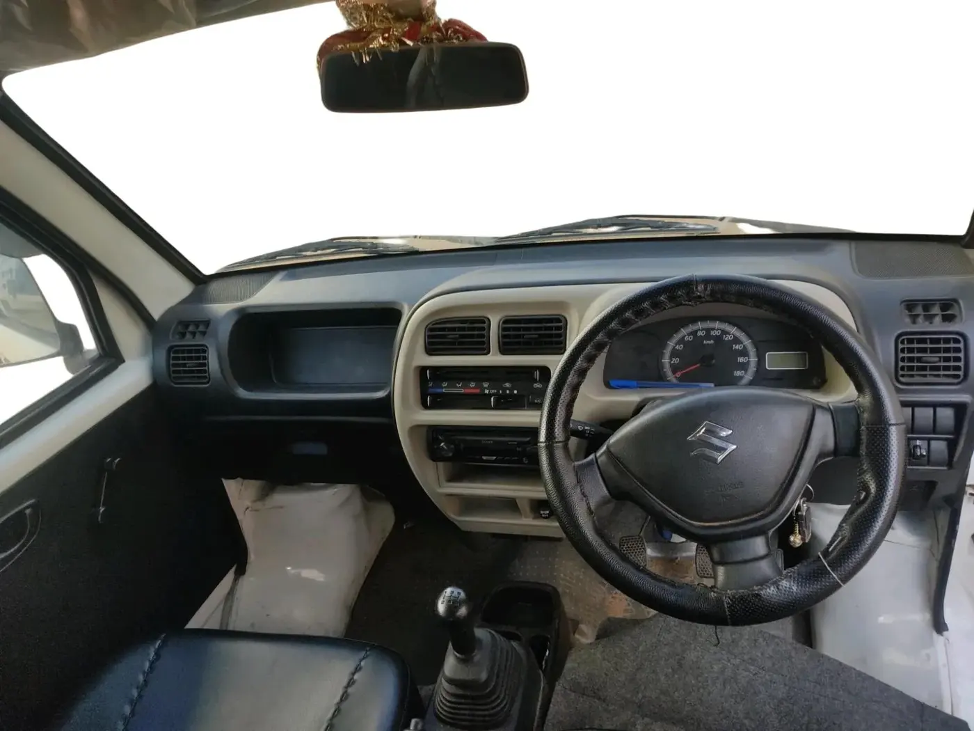 2020 Maruti Eeco 5 STR WITH A/C+HTR, Petrol, Manual, 16,596 km, interior