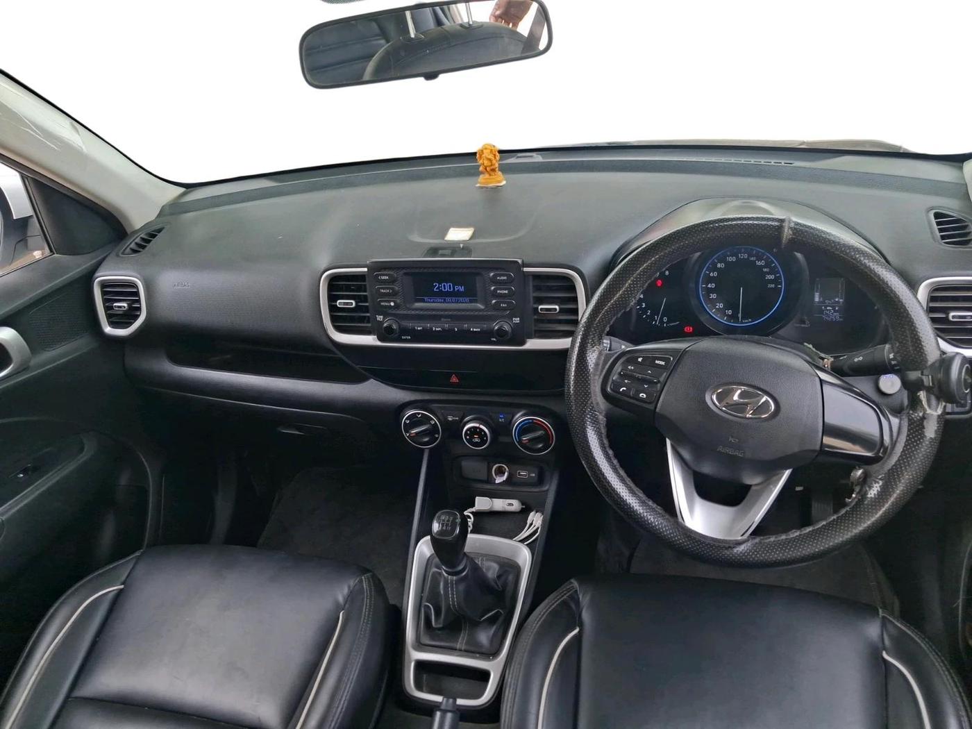 2022 Hyundai VENUE S 1.2, Petrol, Manual, 74,259 km, interior
