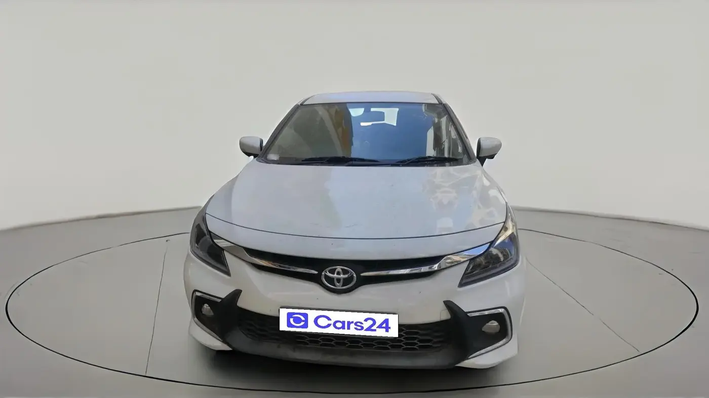 2025 Toyota Glanza V AMT, Petrol, Automatic, 5,600 km, exterior