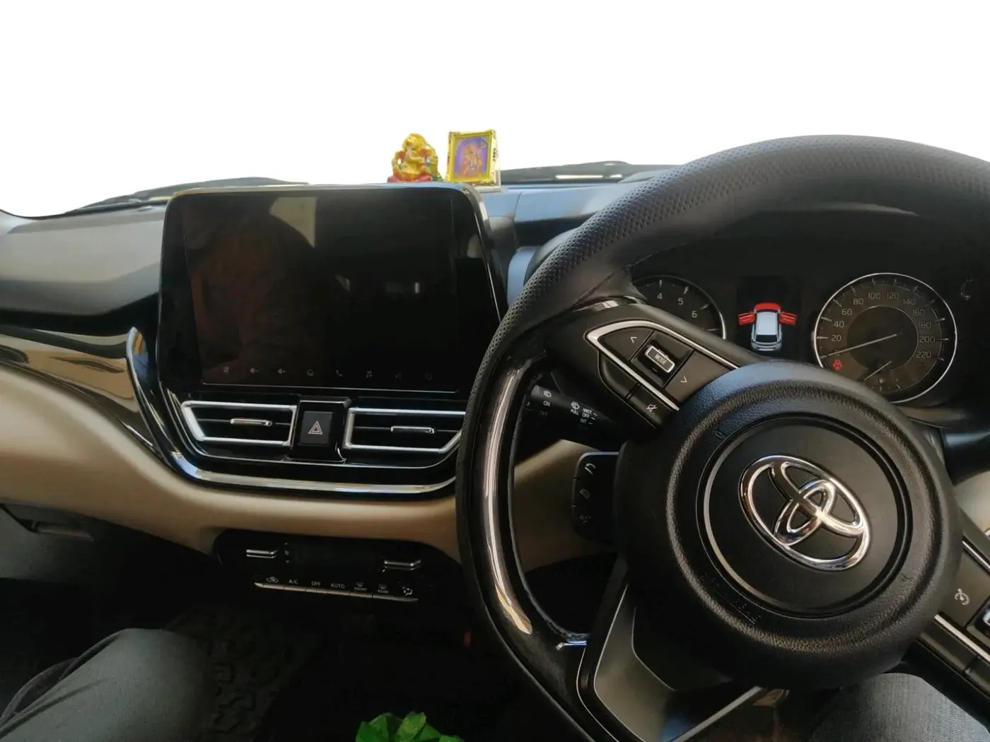 2025 Toyota Glanza V AMT, Petrol, Automatic, 5,600 km, interior