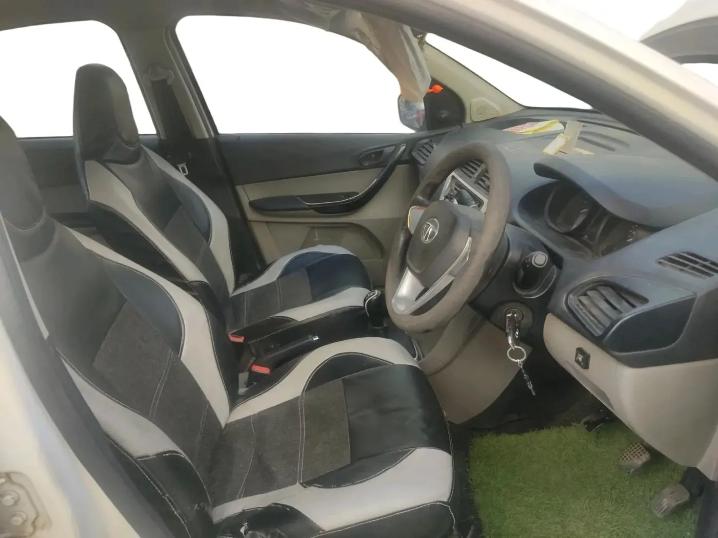 2017 Tata Tiago XM PETROL, Petrol, Manual, 98,159 km, interior
