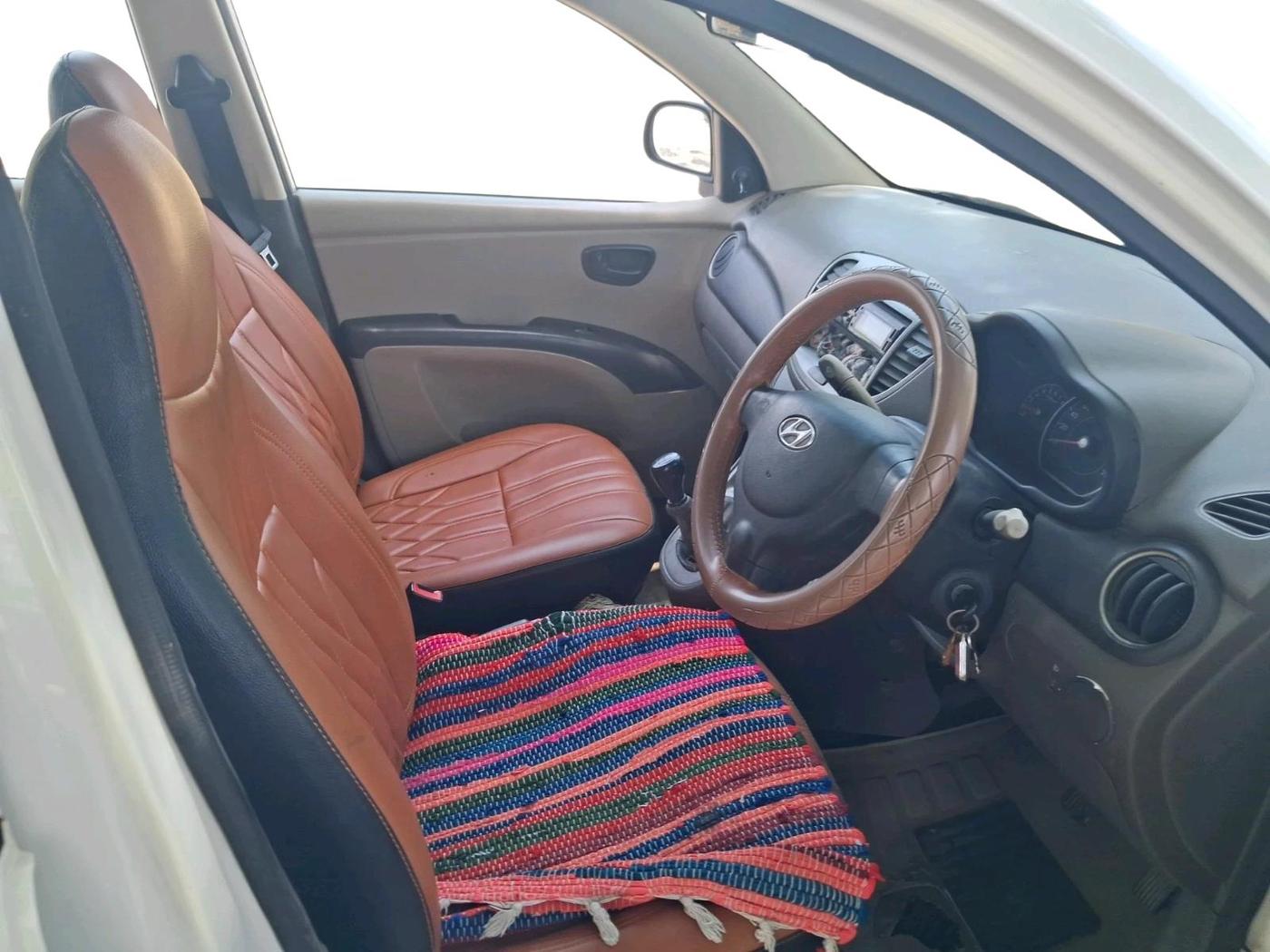 2013 Hyundai i10 ERA 1.1, Petrol, Manual, 99,266 km, interior