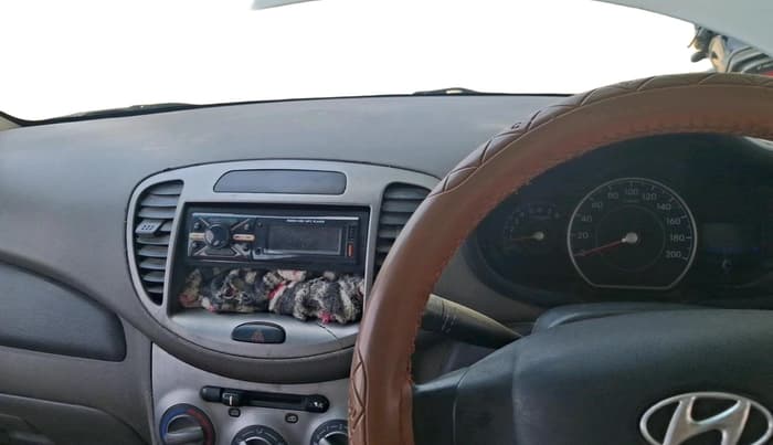 2013 Hyundai i10 ERA 1.1, Petrol, Manual, 99,266 km, interior