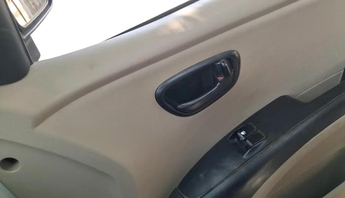 2013 Hyundai i10 ERA 1.1, Petrol, Manual, 99,266 km, interior