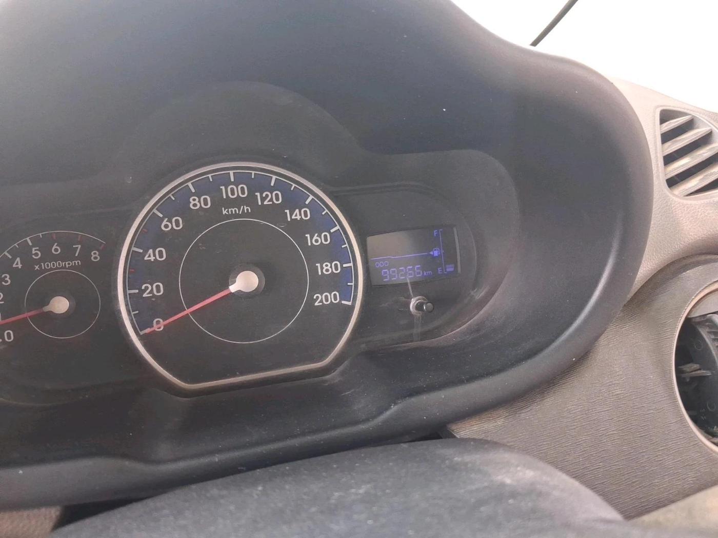 2013 Hyundai i10 ERA 1.1, Petrol, Manual, 99,266 km, interior