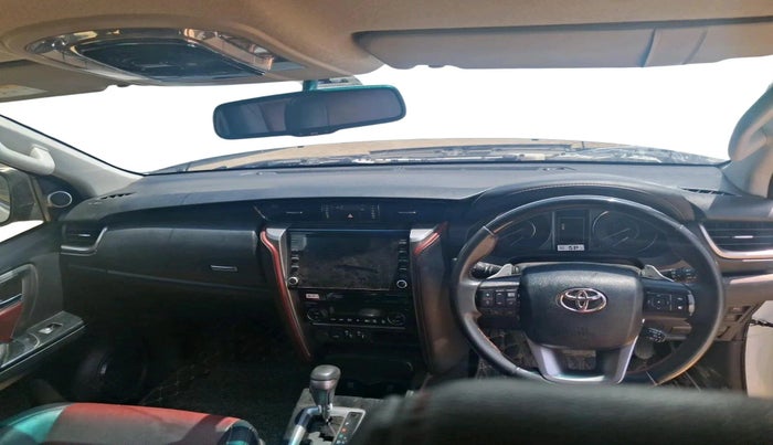 2024 Toyota Fortuner 4X2 AT 2.8 LEGENDER, Diesel, Automatic, 39,455 km, interior