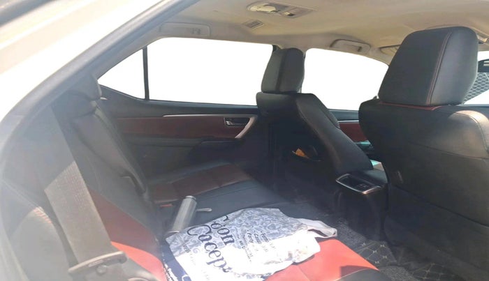 2024 Toyota Fortuner 4X2 AT 2.8 LEGENDER, Diesel, Automatic, 39,455 km, interior