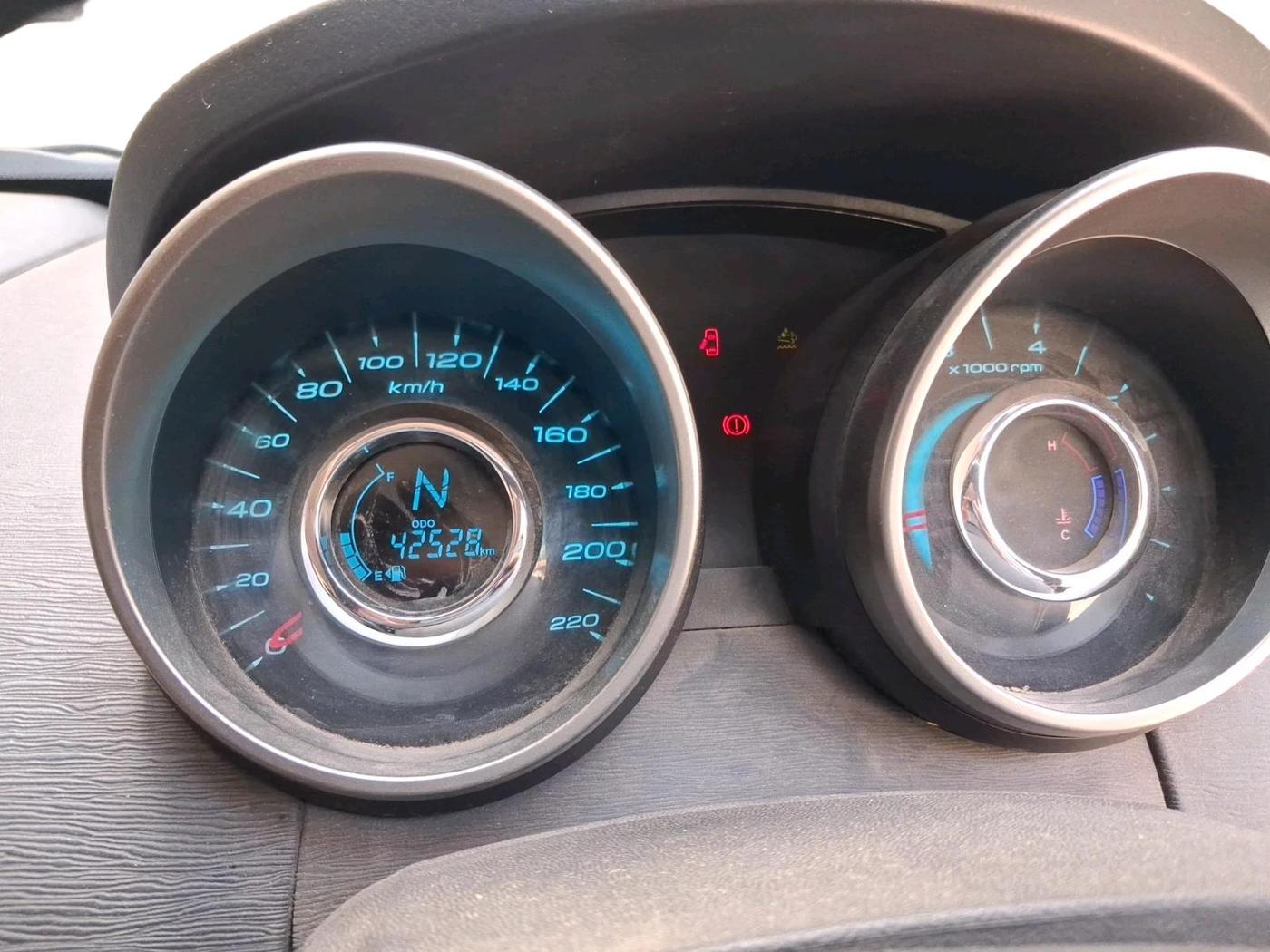 2020 Mahindra XUV500 W7, Diesel, Manual, 42,528 km, interior