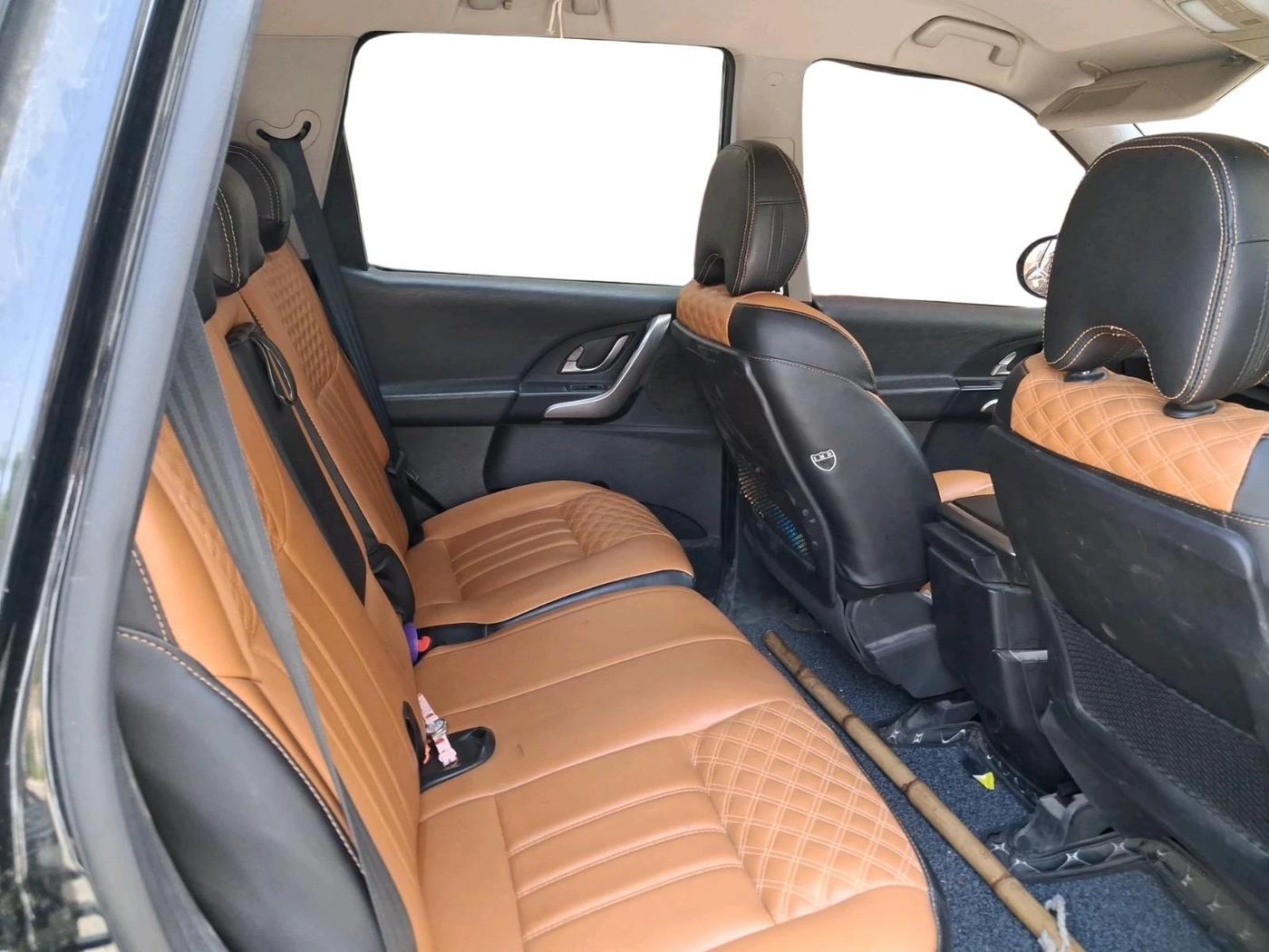 2020 Mahindra XUV500 W7, Diesel, Manual, 42,528 km, interior