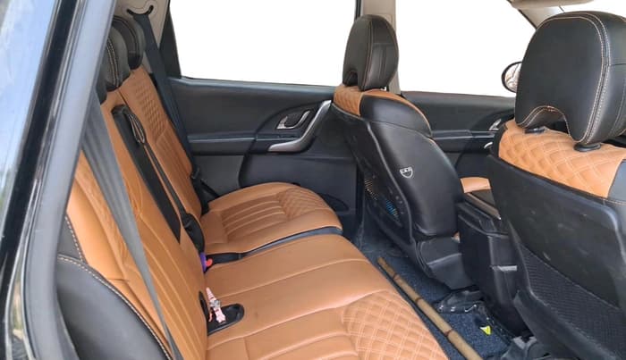 2020 Mahindra XUV500 W7, Diesel, Manual, 42,528 km, interior
