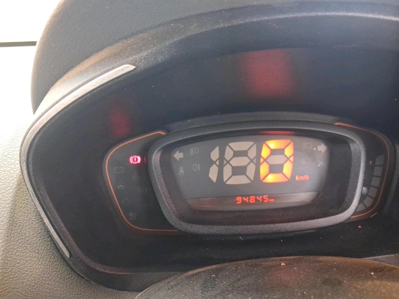 2018 Renault Kwid RXT 1.0 (O), CNG, Manual, 94,845 km, interior