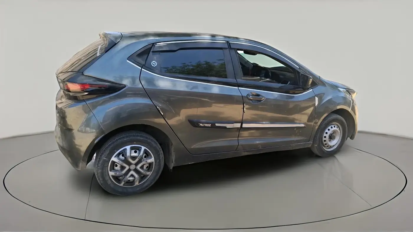 2024 Tata ALTROZ XE CNG, CNG, Manual, 63,327 km, exterior