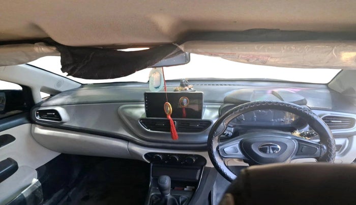 2024 Tata ALTROZ XE CNG, CNG, Manual, 63,327 km, interior