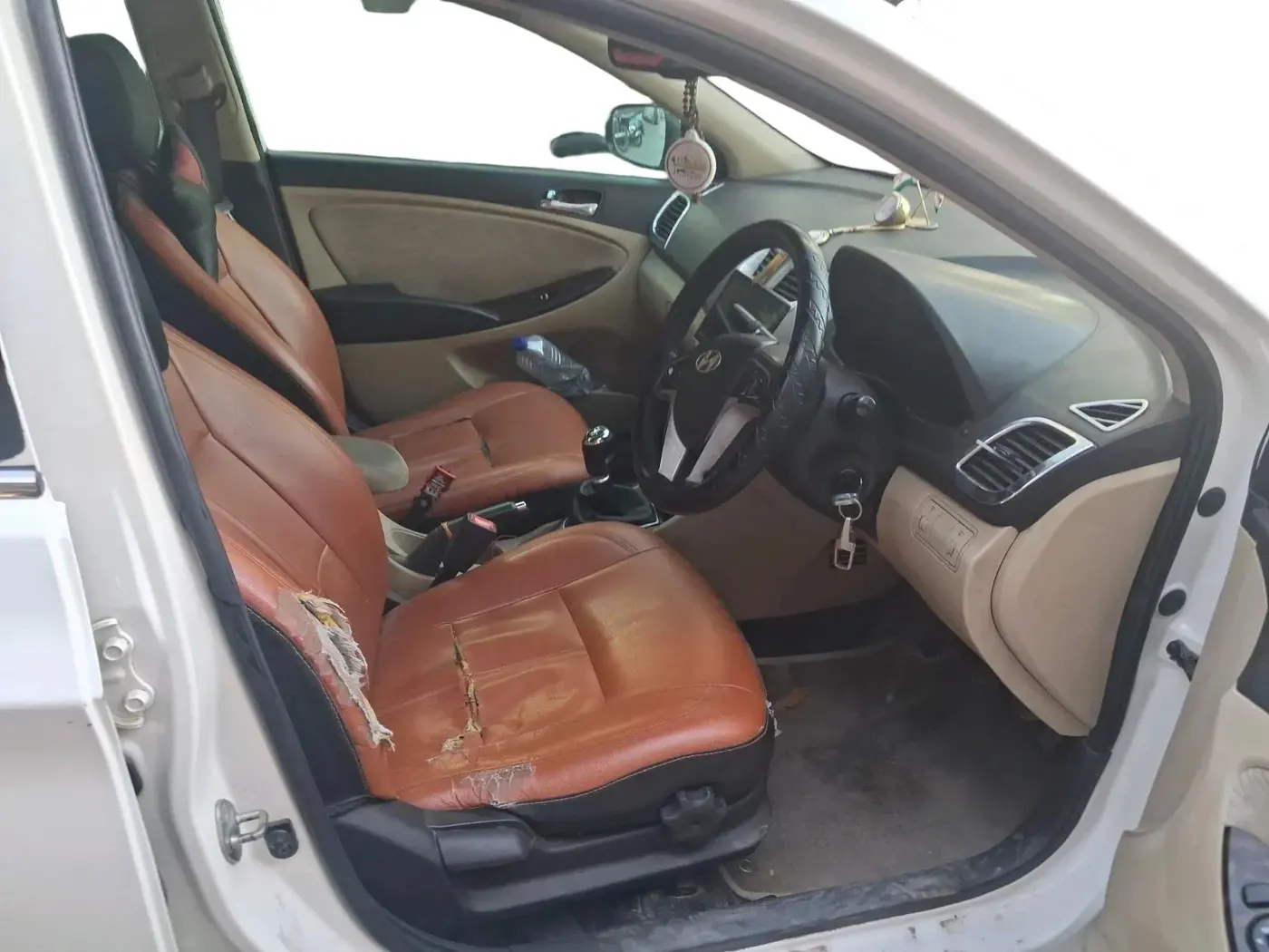 2013 Hyundai Verna FLUIDIC 1.6 CRDI SX, Diesel, Manual, 2,25,079 km, interior