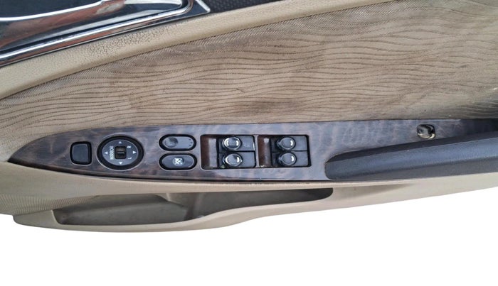 2013 Hyundai Verna FLUIDIC 1.6 CRDI SX, Diesel, Manual, 2,25,079 km, interior