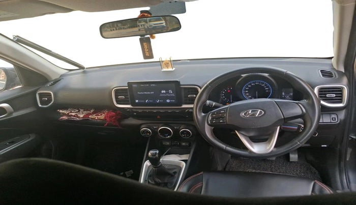 2022 Hyundai VENUE S+ 1.2, Petrol, Manual, 52,984 km, interior