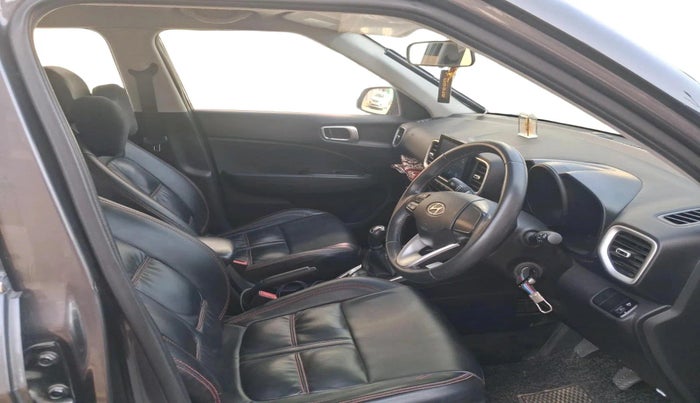 2022 Hyundai VENUE S+ 1.2, Petrol, Manual, 52,984 km, interior
