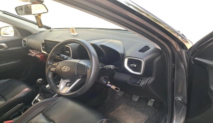 2022 Hyundai VENUE S+ 1.2, Petrol, Manual, 52,984 km, interior