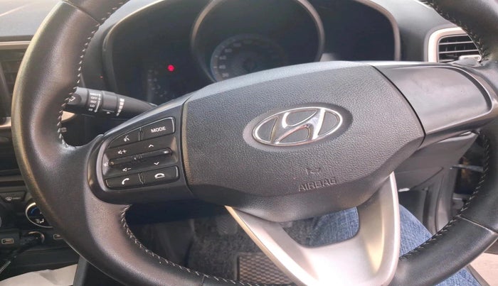 2022 Hyundai VENUE S+ 1.2, Petrol, Manual, 52,984 km, interior